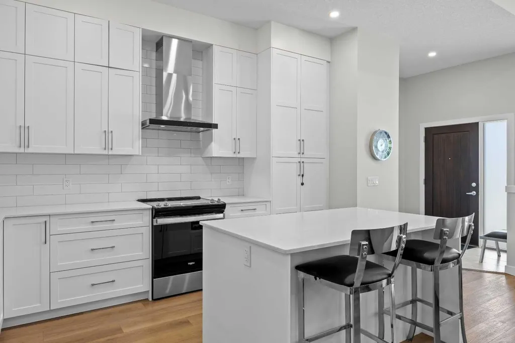 54 Iris Crescent Okotoks AB T1S 5V6
