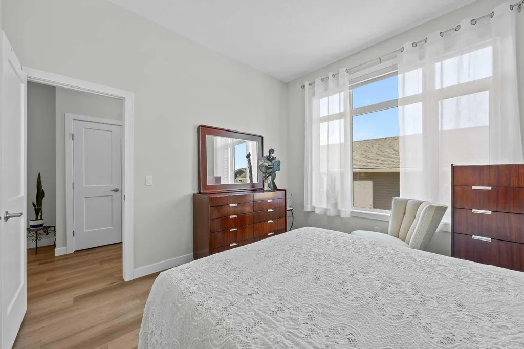 54 Iris Crescent Okotoks AB T1S 5V6