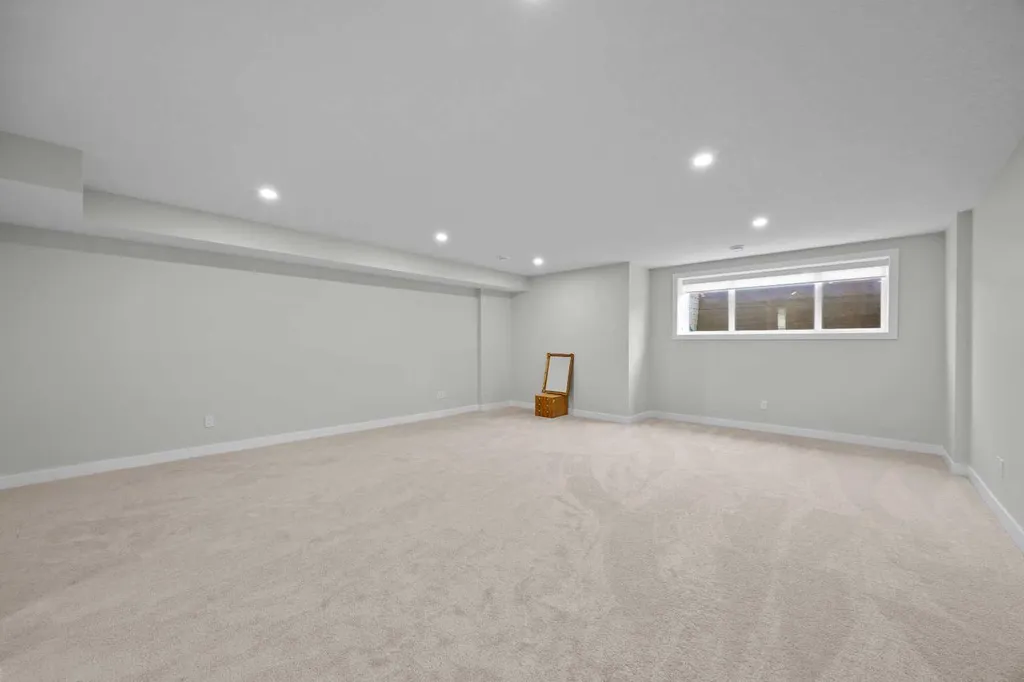 54 Iris Crescent Okotoks AB T1S 5V6
