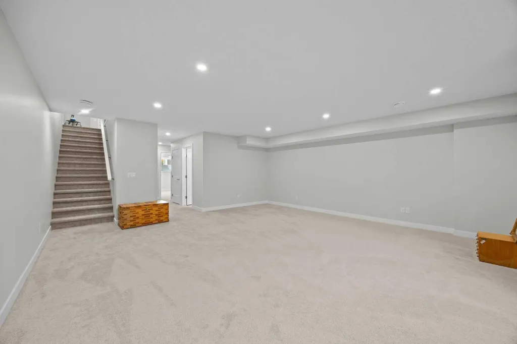 54 Iris Crescent Okotoks AB T1S 5V6