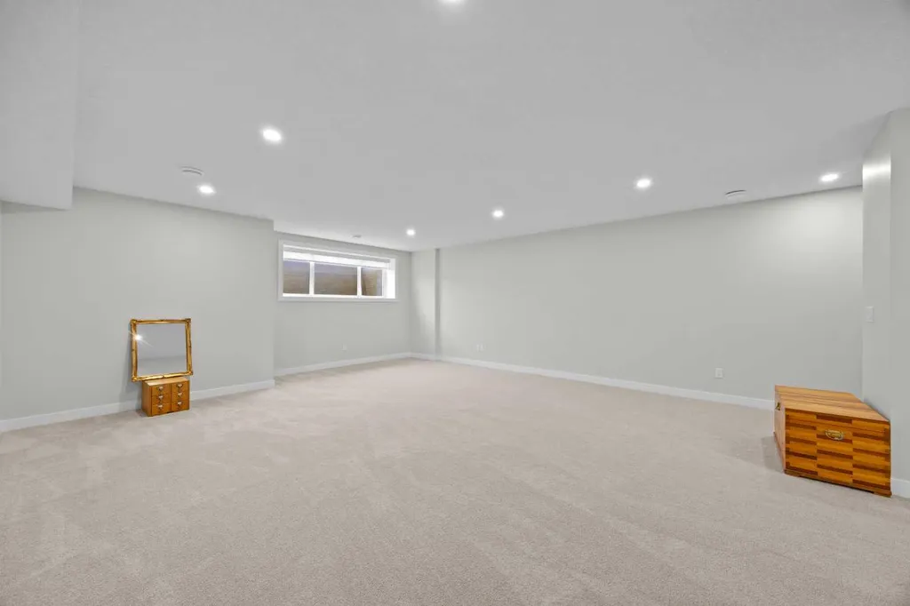 54 Iris Crescent Okotoks AB T1S 5V6
