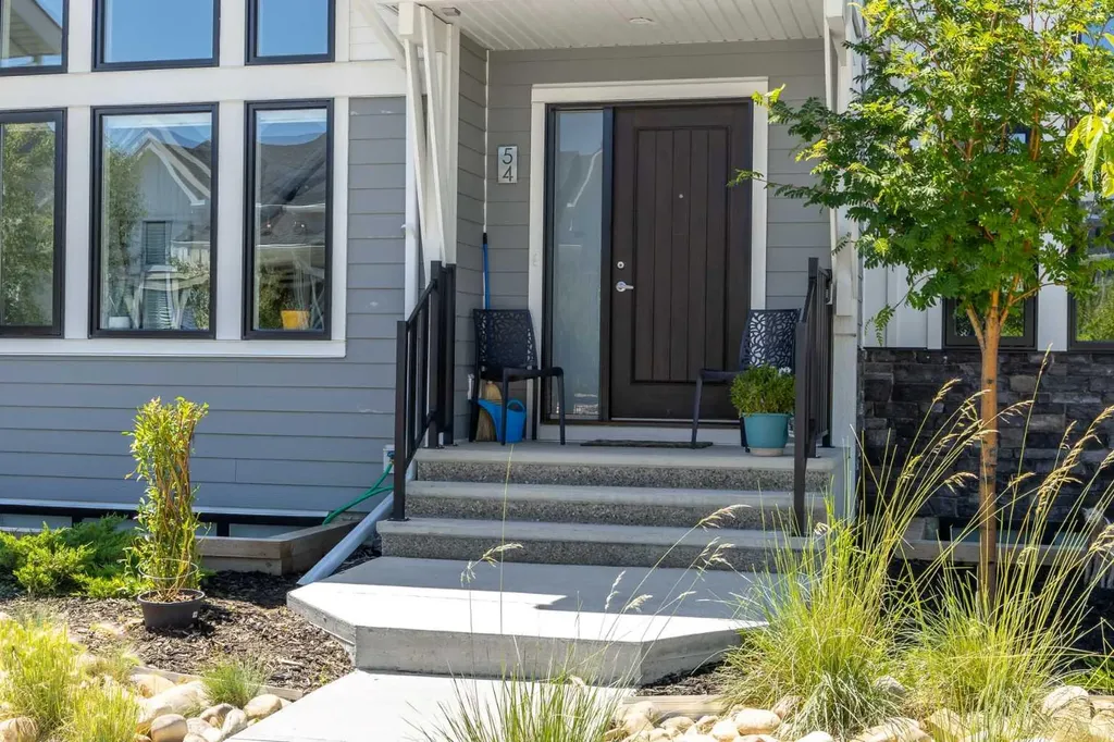 54 Iris Crescent Okotoks AB T1S 5V6