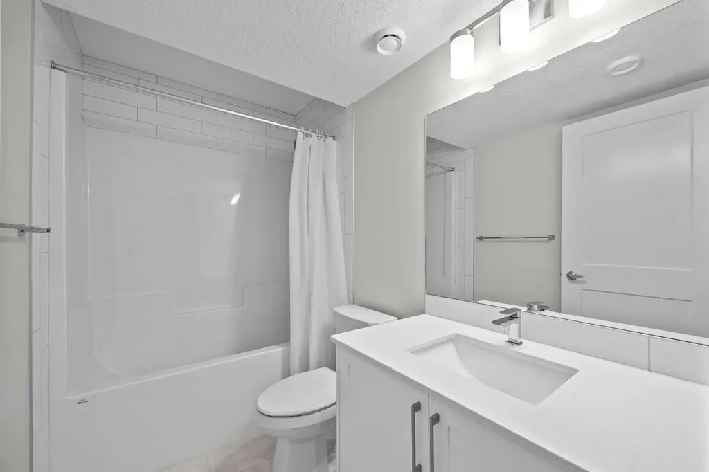 54 Iris Crescent Okotoks AB T1S 5V6