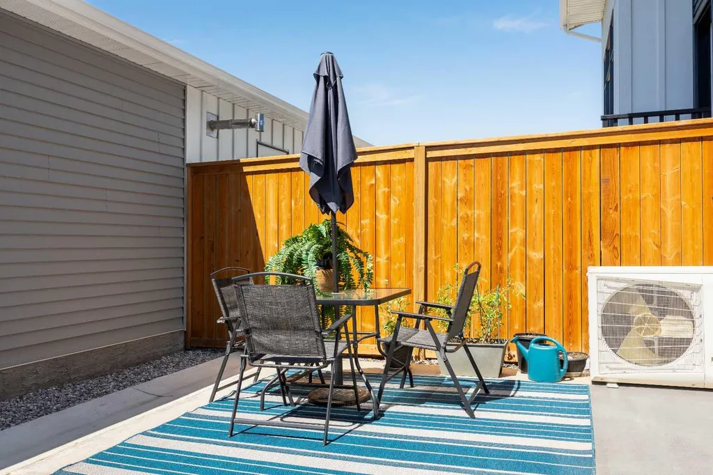 54 Iris Crescent Okotoks AB T1S 5V6