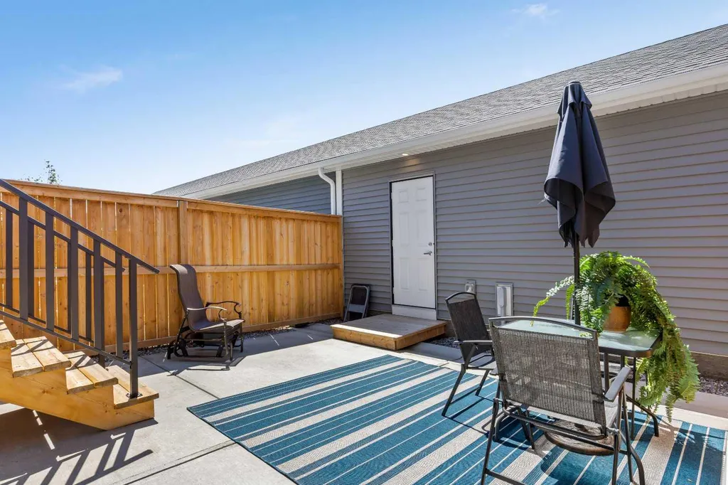 54 Iris Crescent Okotoks AB T1S 5V6