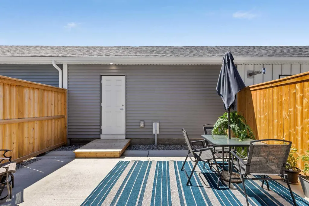 54 Iris Crescent Okotoks AB T1S 5V6