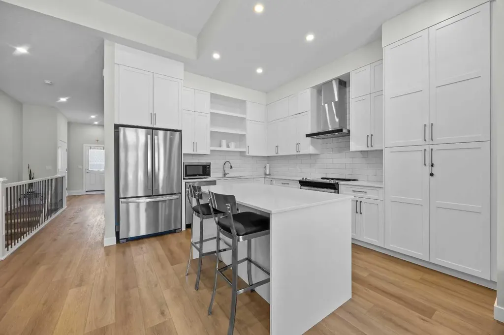 54 Iris Crescent Okotoks AB T1S 5V6