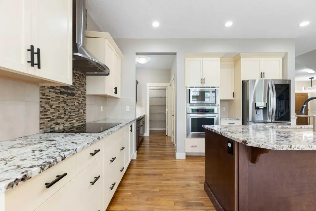 16 Auburn Sound Crescent SE Calgary AB T3M 0E2