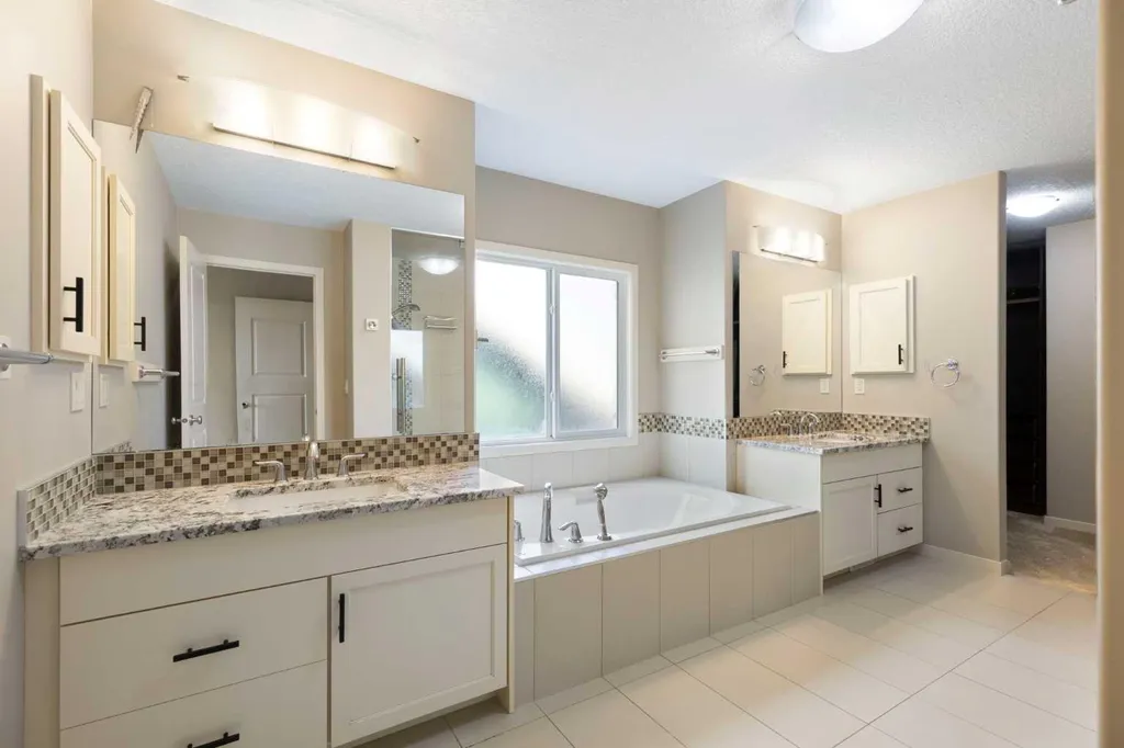 16 Auburn Sound Crescent SE Calgary AB T3M 0E2