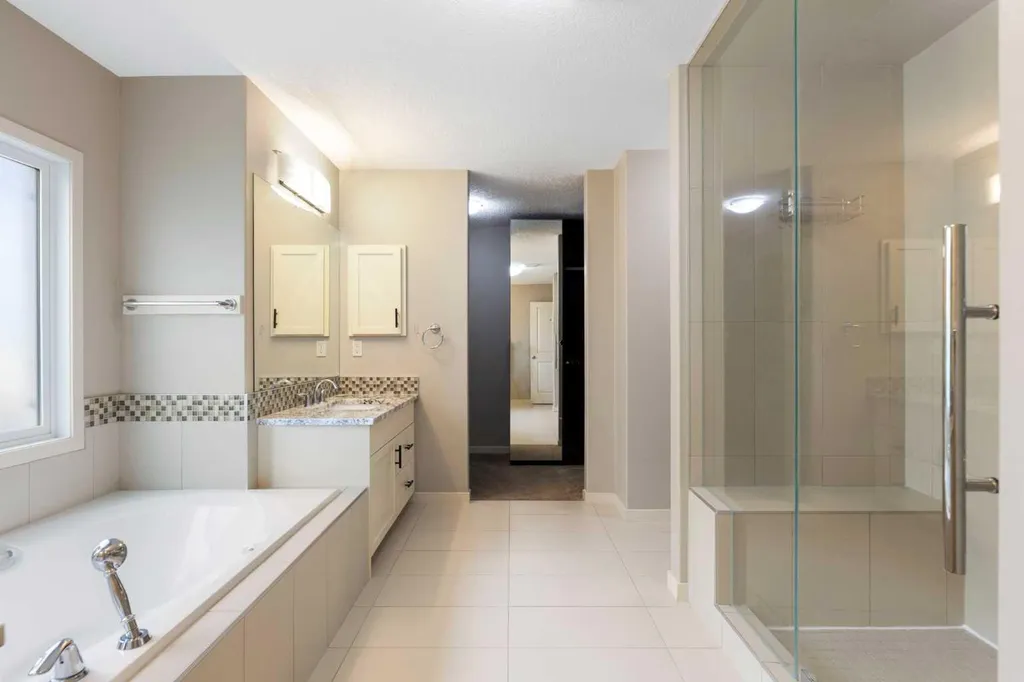 16 Auburn Sound Crescent SE Calgary AB T3M 0E2