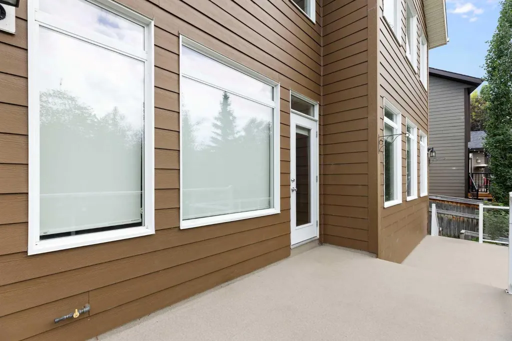 16 Auburn Sound Crescent SE Calgary AB T3M 0E2