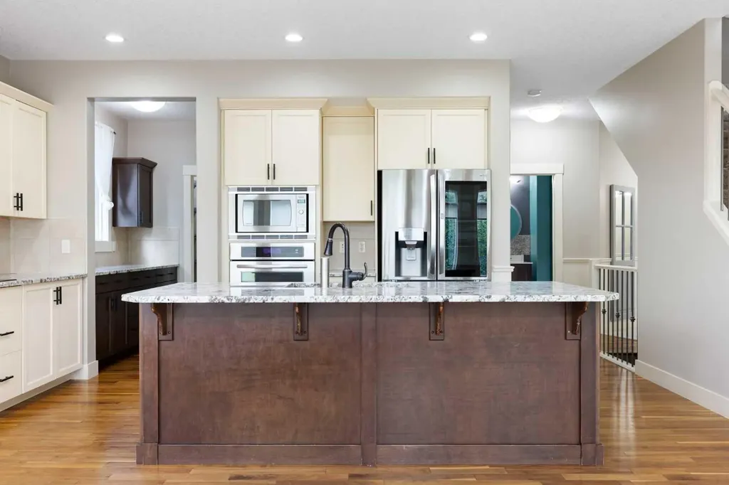 16 Auburn Sound Crescent SE Calgary AB T3M 0E2