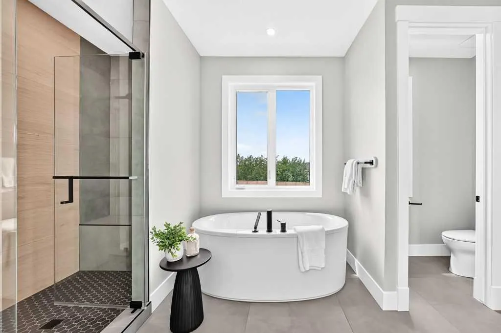 19 Rockcliff Court NW Calgary AB T3G 0G6