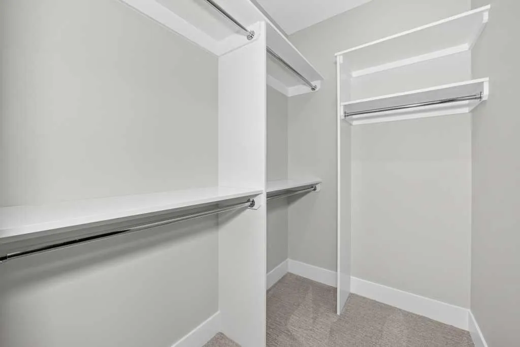 19 Rockcliff Court NW Calgary AB T3G 0G6