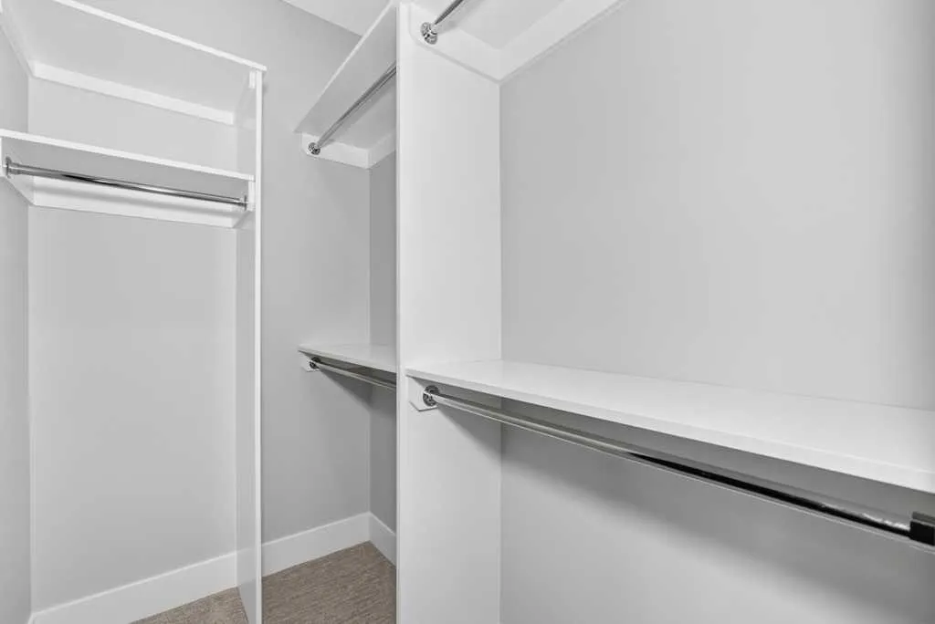 19 Rockcliff Court NW Calgary AB T3G 0G6