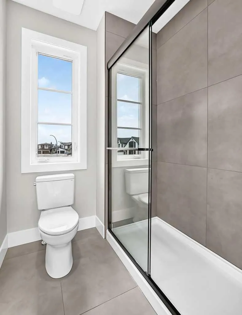 19 Rockcliff Court NW Calgary AB T3G 0G6