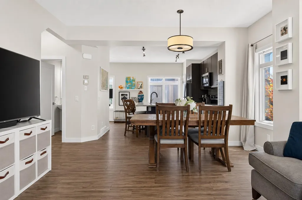 97 Sage Bluff Gate NW Calgary AB T3R 1T5