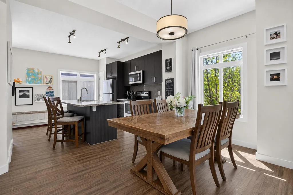 97 Sage Bluff Gate NW Calgary AB T3R 1T5