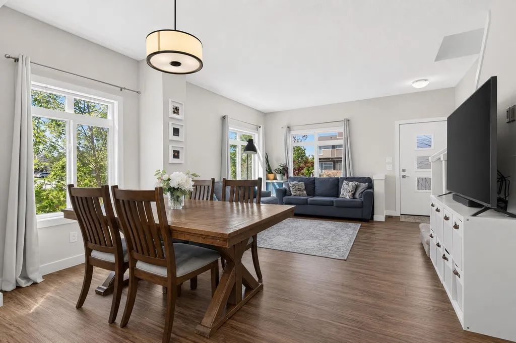 97 Sage Bluff Gate NW Calgary AB T3R 1T5