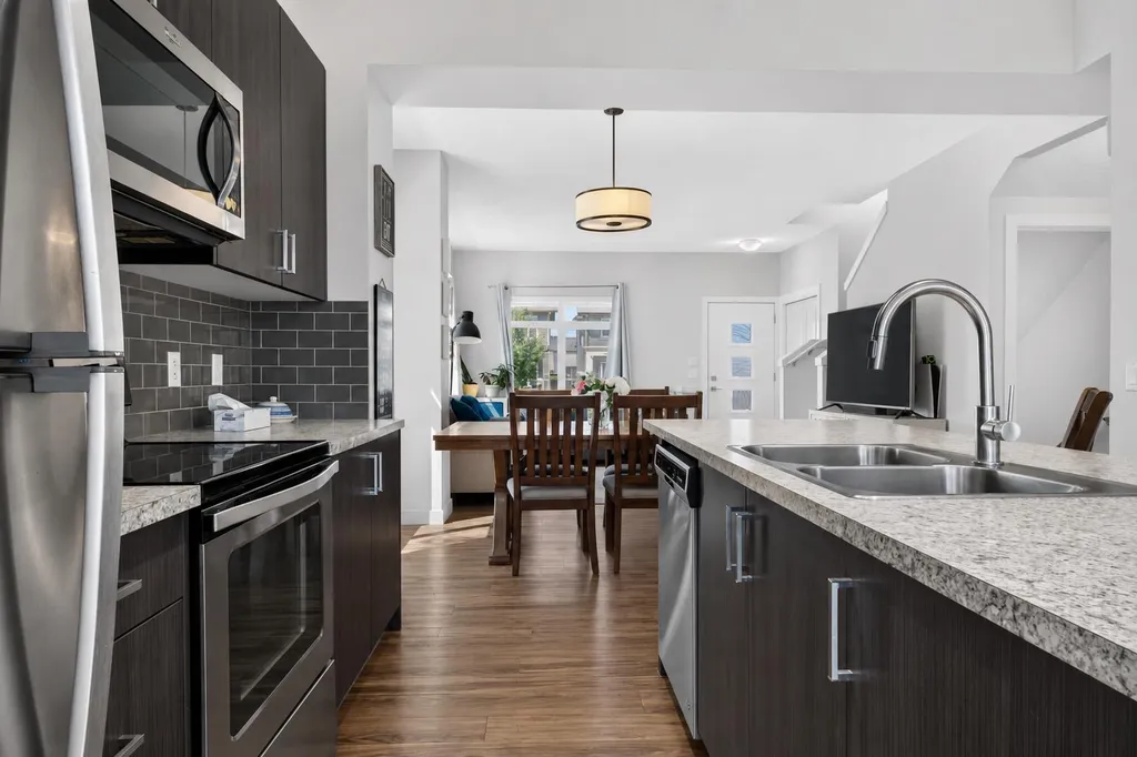 97 Sage Bluff Gate NW Calgary AB T3R 1T5