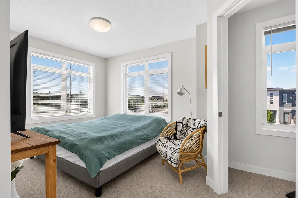 97 Sage Bluff Gate NW Calgary AB T3R 1T5