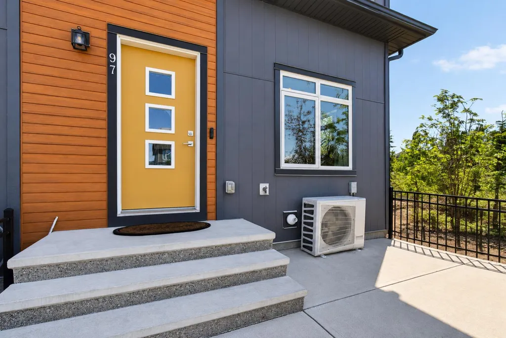 97 Sage Bluff Gate NW Calgary AB T3R 1T5