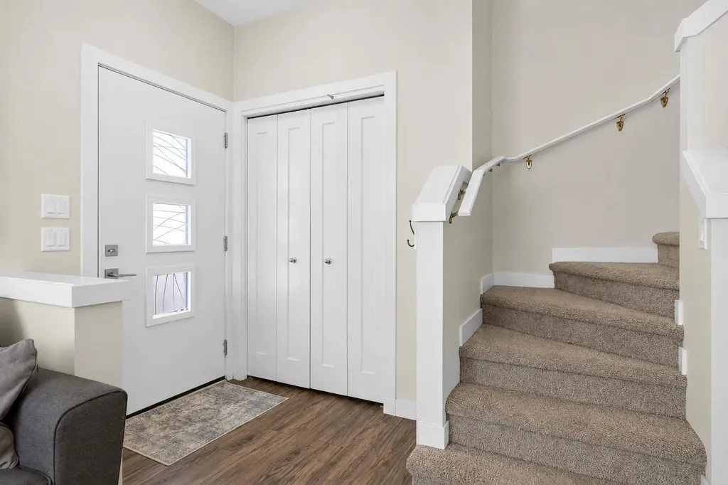 97 Sage Bluff Gate NW Calgary AB T3R 1T5