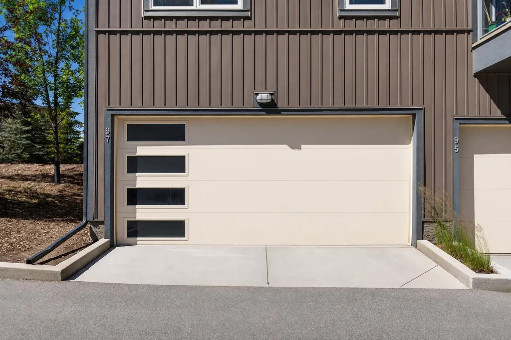 97 Sage Bluff Gate NW Calgary AB T3R 1T5
