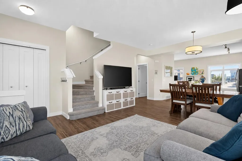 97 Sage Bluff Gate NW Calgary AB T3R 1T5
