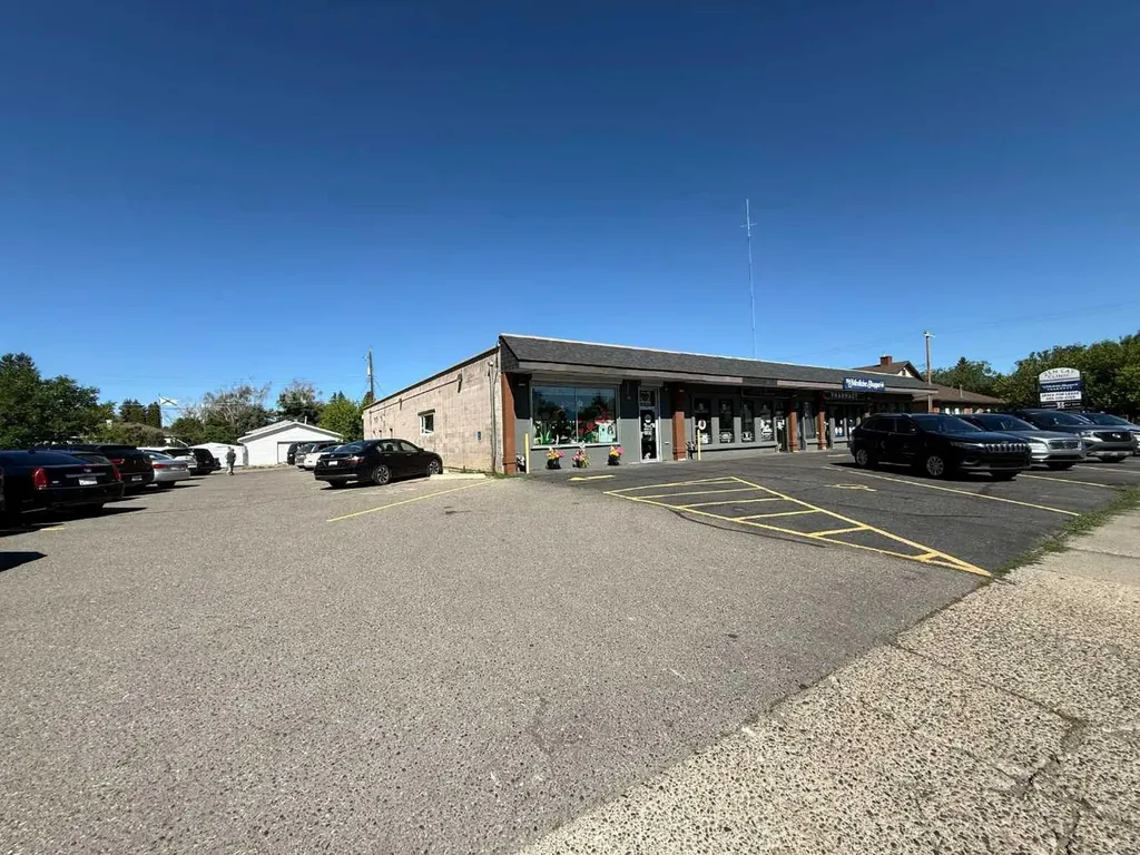 1014, 1020, 1022, 1024 20 Street S Lethbridge AB T1K 3W2