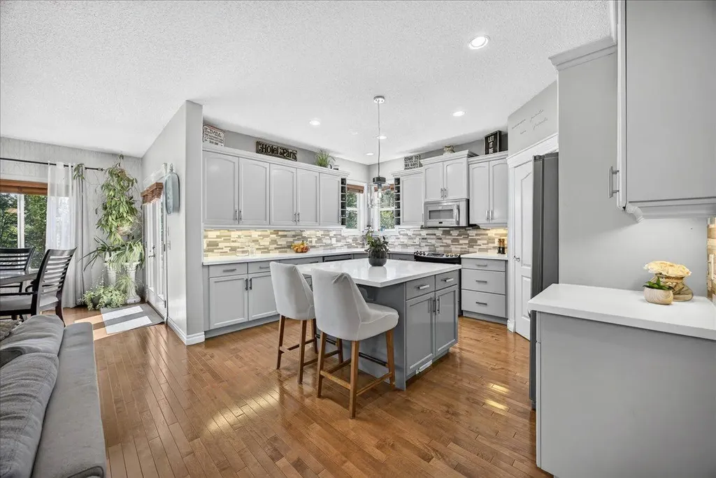 13 Covepark Bay NE Calgary AB T3K 6K8