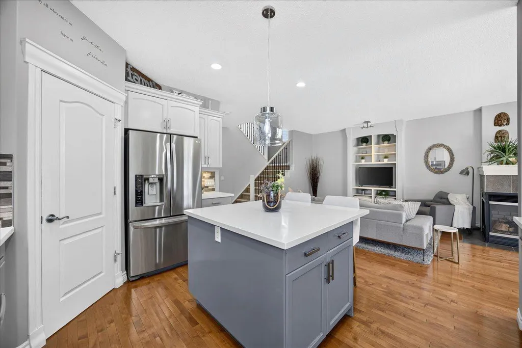 13 Covepark Bay NE Calgary AB T3K 6K8