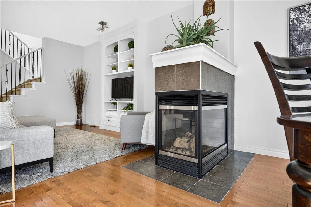 13 Covepark Bay NE Calgary AB T3K 6K8