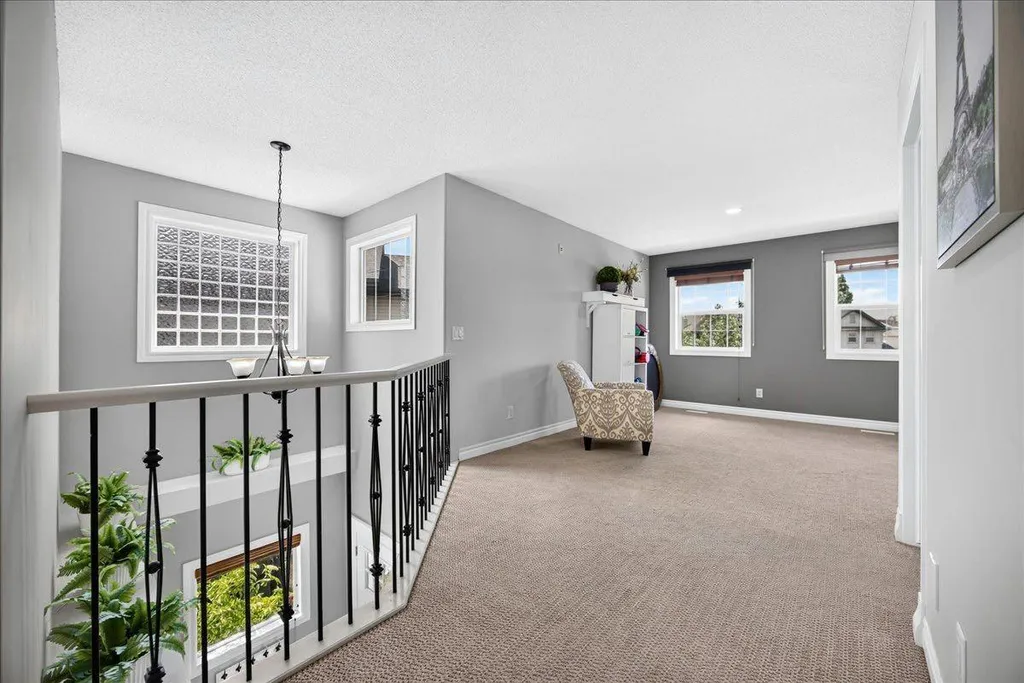 13 Covepark Bay NE Calgary AB T3K 6K8