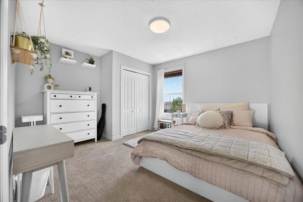 13 Covepark Bay NE Calgary AB T3K 6K8