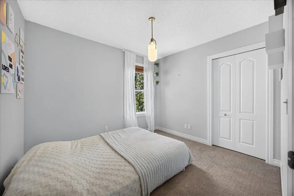 13 Covepark Bay NE Calgary AB T3K 6K8