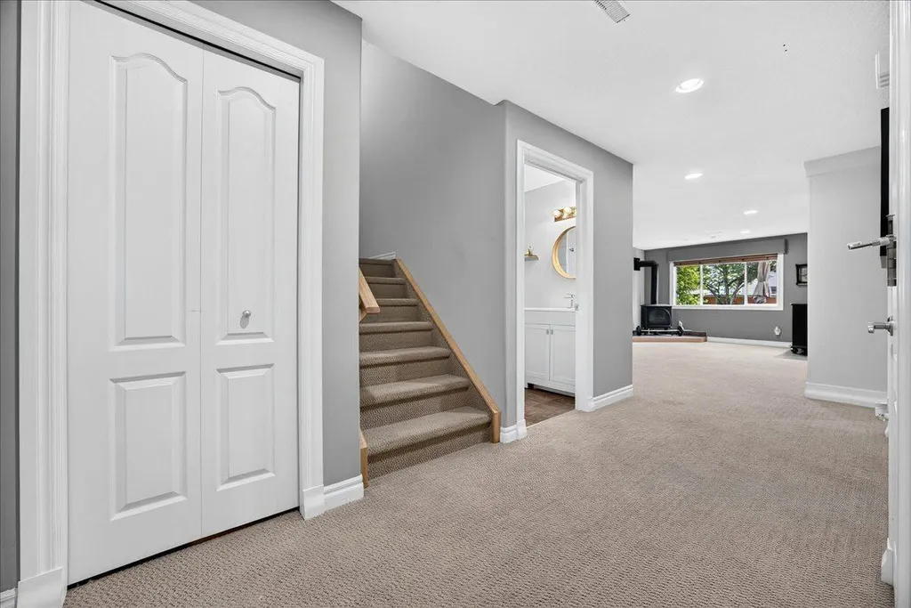 13 Covepark Bay NE Calgary AB T3K 6K8