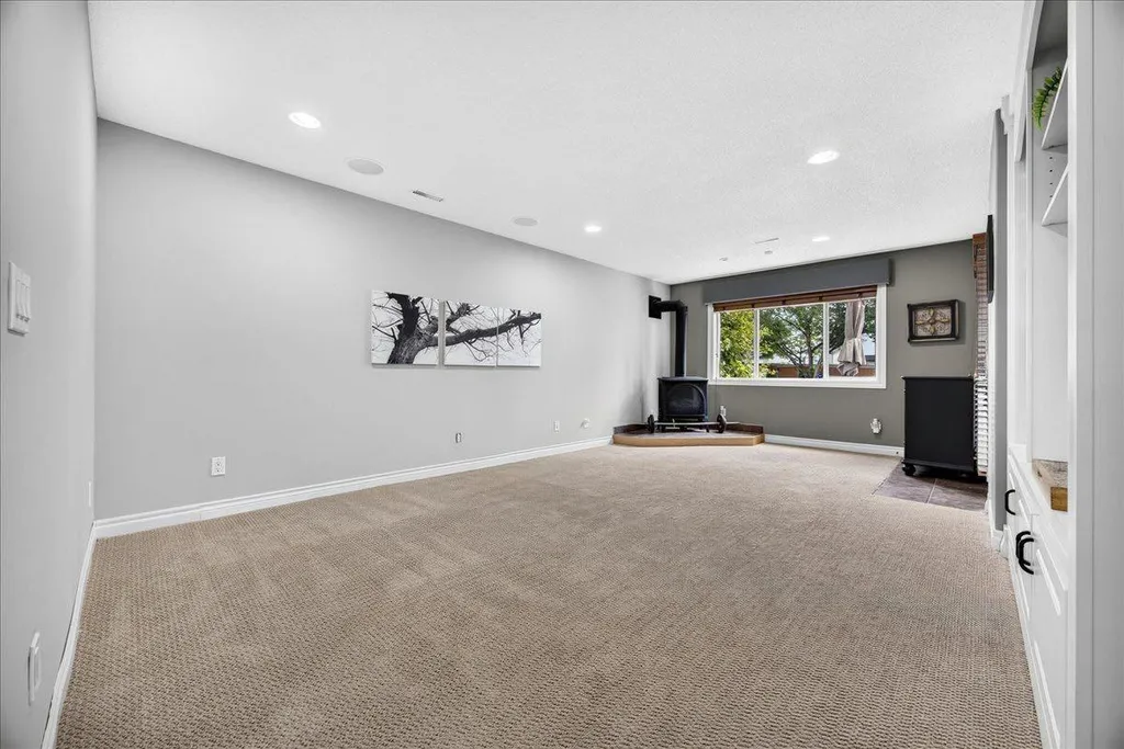 13 Covepark Bay NE Calgary AB T3K 6K8