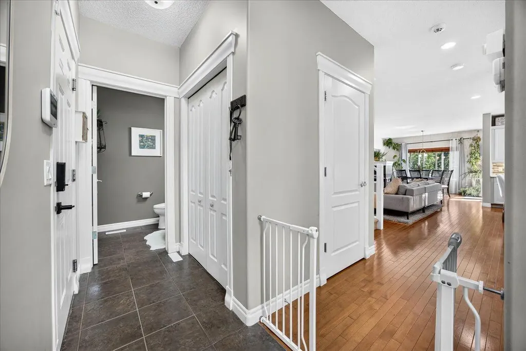 13 Covepark Bay NE Calgary AB T3K 6K8