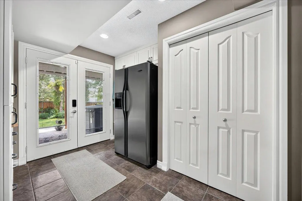 13 Covepark Bay NE Calgary AB T3K 6K8