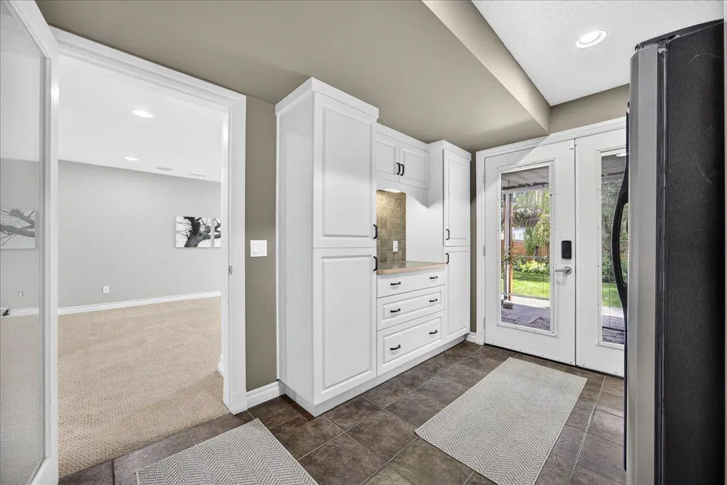 13 Covepark Bay NE Calgary AB T3K 6K8