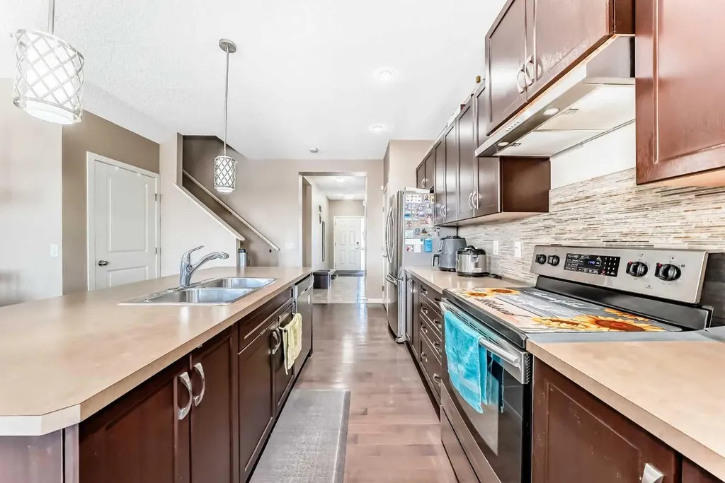 302 Auburn Crest Way SE Calgary AB T3M 1T2