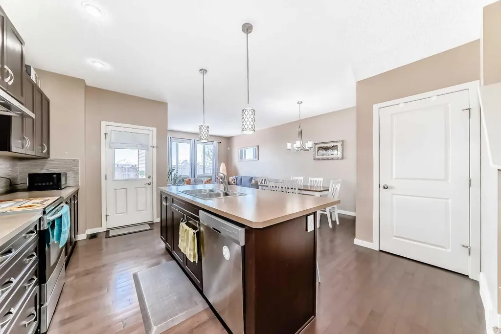 302 Auburn Crest Way SE Calgary AB T3M 1T2