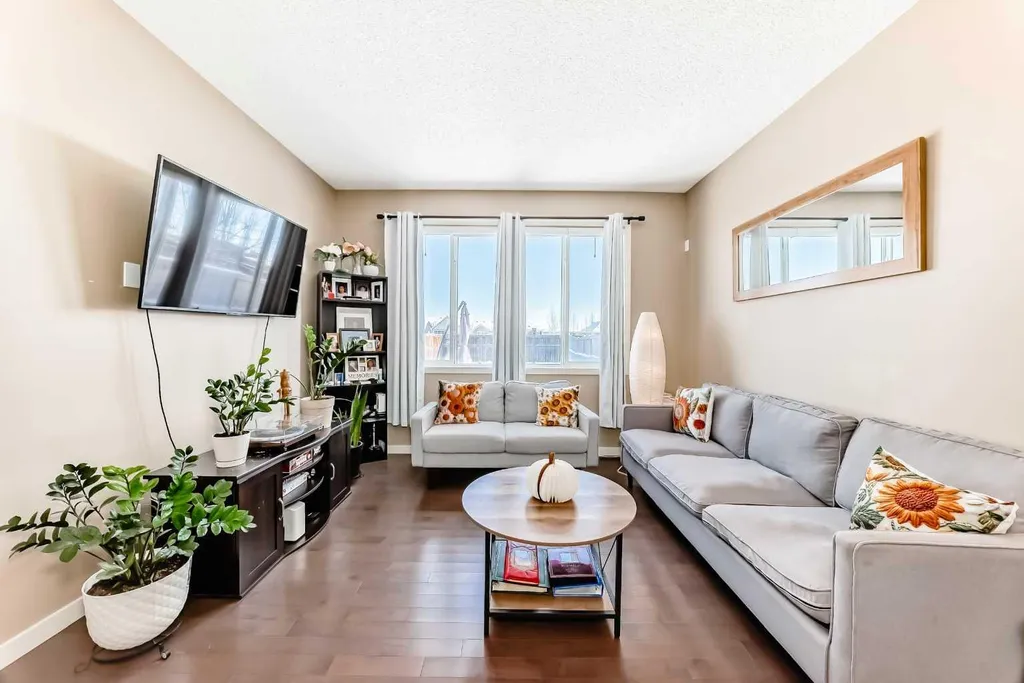 302 Auburn Crest Way SE Calgary AB T3M 1T2