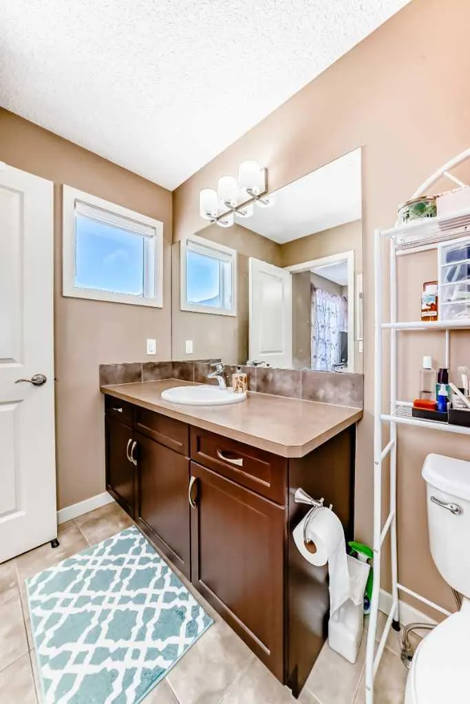 302 Auburn Crest Way SE Calgary AB T3M 1T2