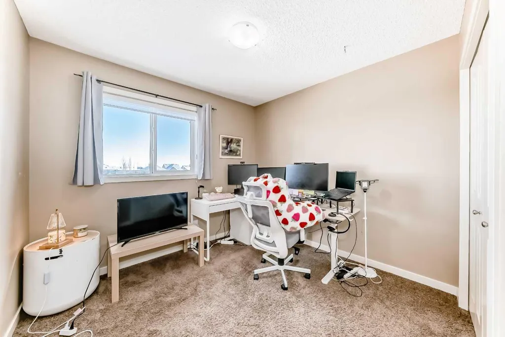 302 Auburn Crest Way SE Calgary AB T3M 1T2