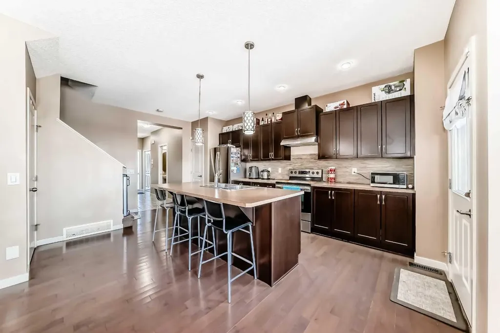302 Auburn Crest Way SE Calgary AB T3M 1T2