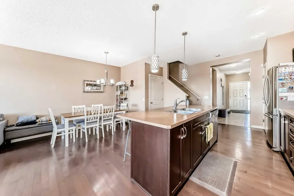 302 Auburn Crest Way SE Calgary AB T3M 1T2
