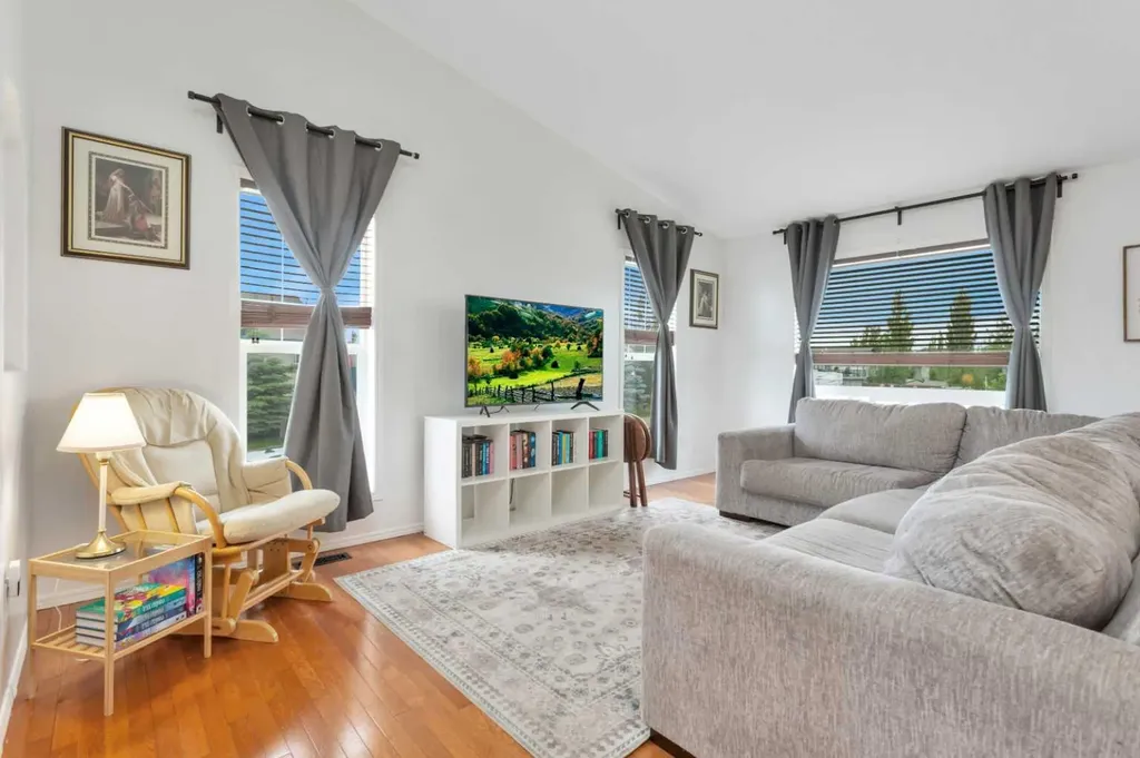 70 Garden Road Lacombe AB T4L2P1