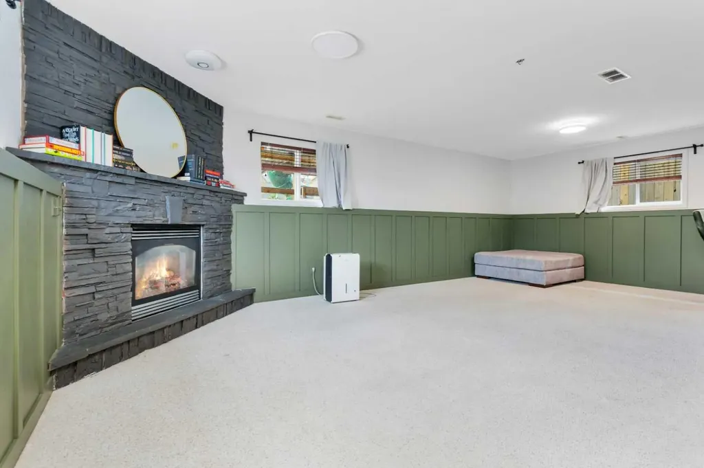 70 Garden Road Lacombe AB T4L2P1